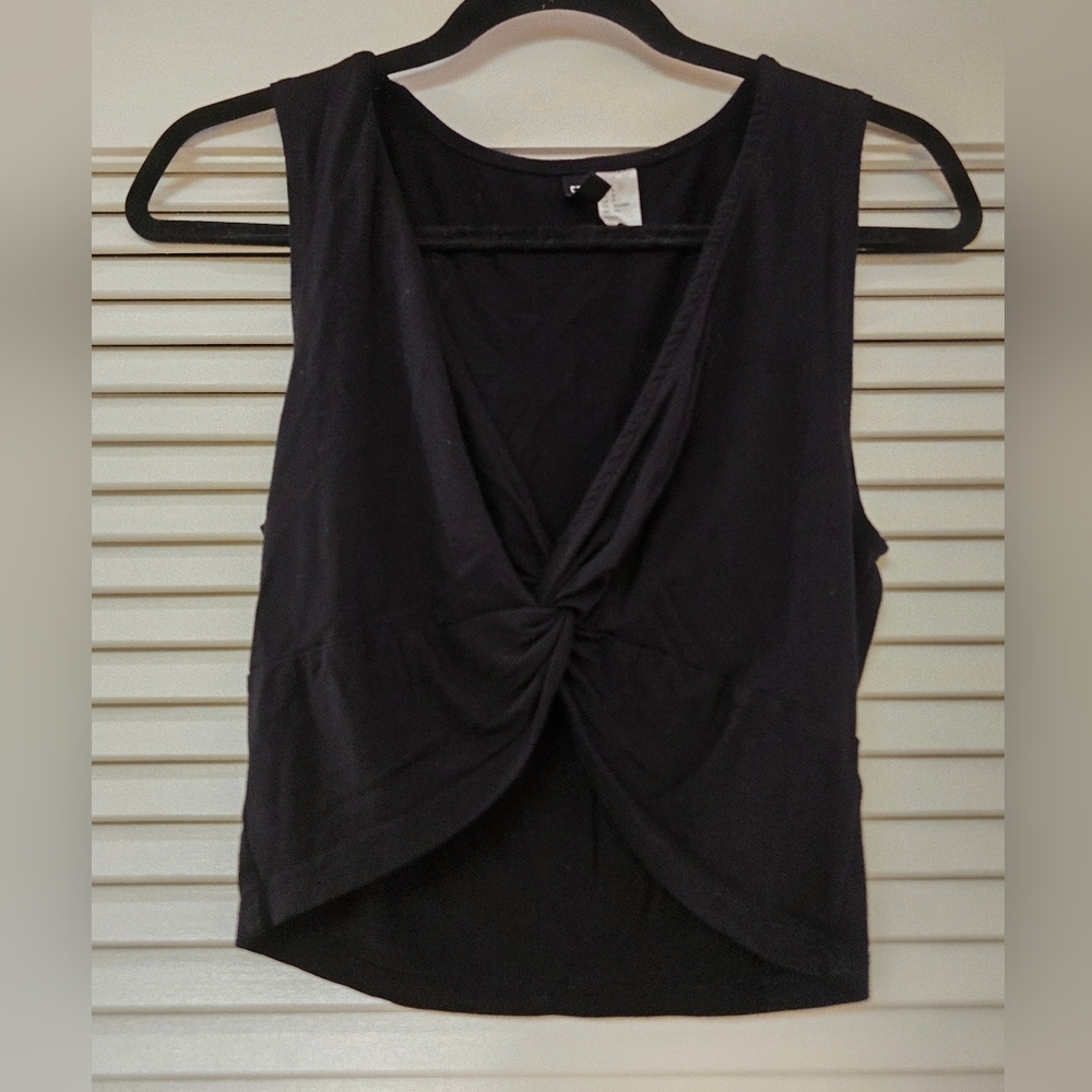 Divided H&M - Black Sleeveless  Twist-Knot Crop Top